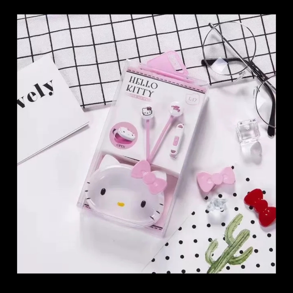 Transparent Pink Hello Kitty 3.5 mm wired earphones with storage box